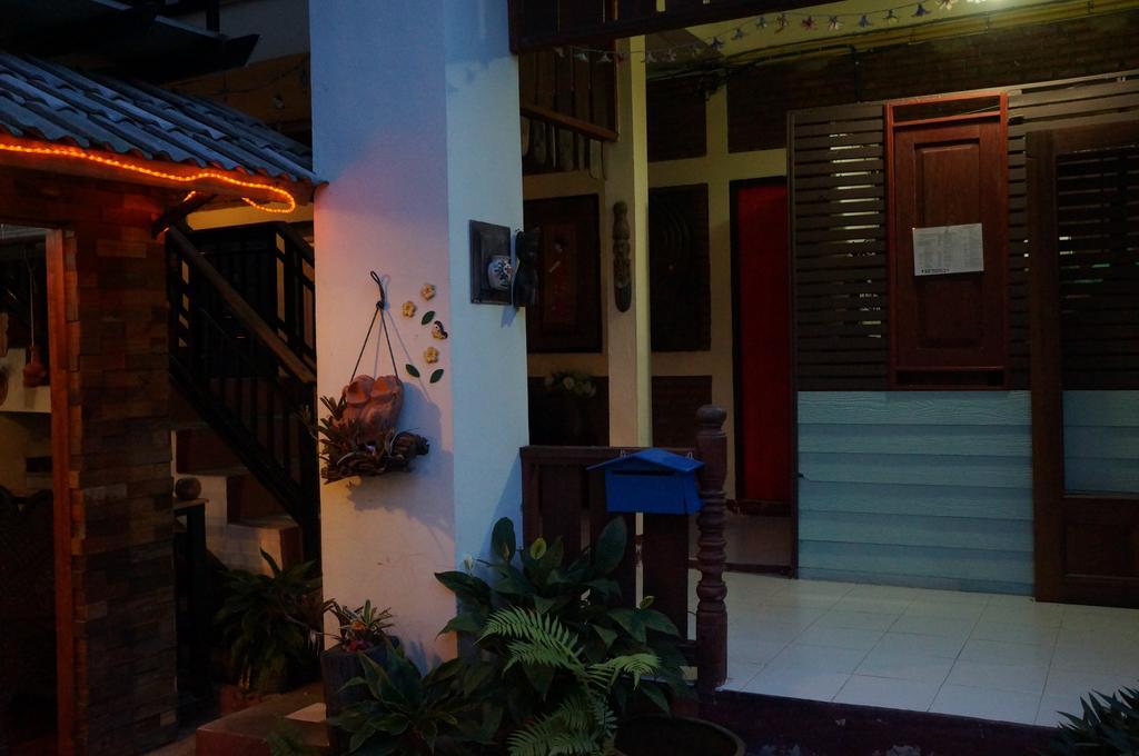 Tanyahouse Hotel Chiang Rai Buitenkant foto