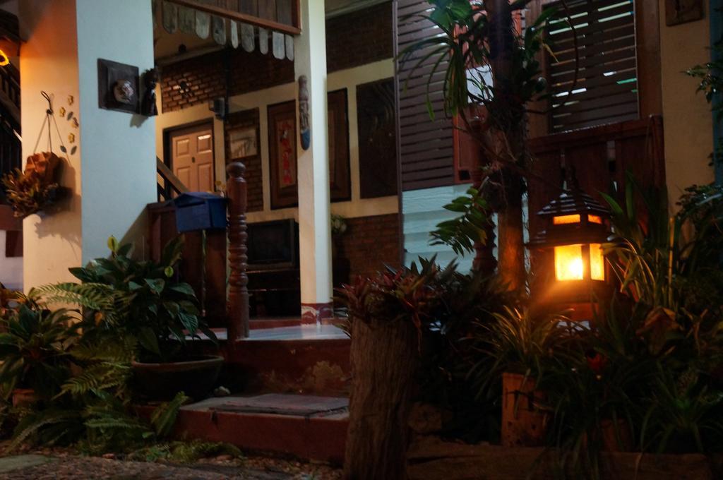 Tanyahouse Hotel Chiang Rai Buitenkant foto