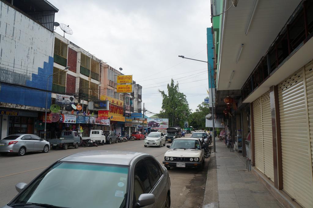 Tanyahouse Hotel Chiang Rai Buitenkant foto